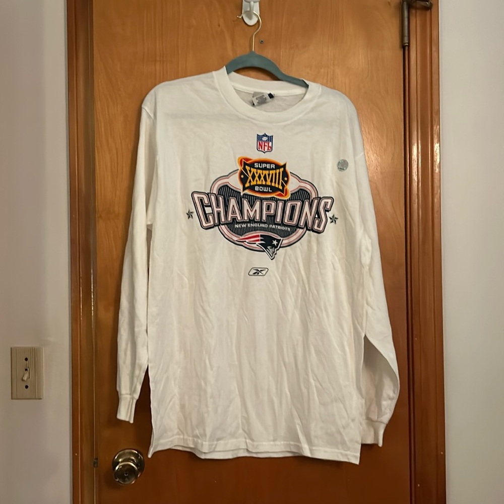 NWOT - New England Patriots Super Bowl 38 Long Sleeve Shirt